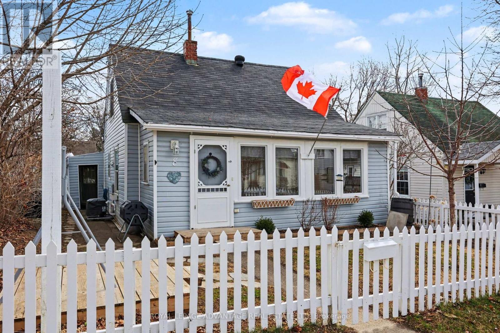 8 ROOSEVELT DRIVE, Smiths Falls, Ontario