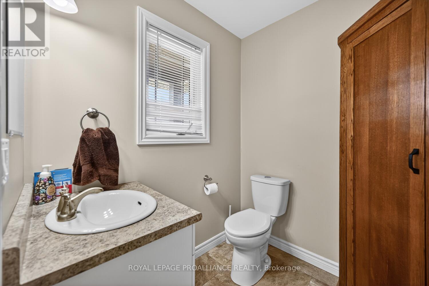 324 Fischl Drive, Prescott, Ontario  K0E 1T0 - Photo 4 - X12991884