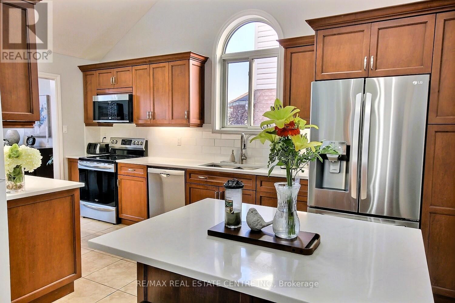 16 Sullivan Court, Cambridge, Ontario  N1S 5A4 - Photo 12 - X12991516