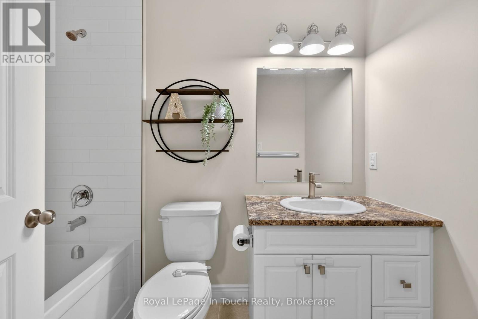 55 Hunter Avenue, Tay, Ontario  L0K 2A0 - Photo 15 - S12991688