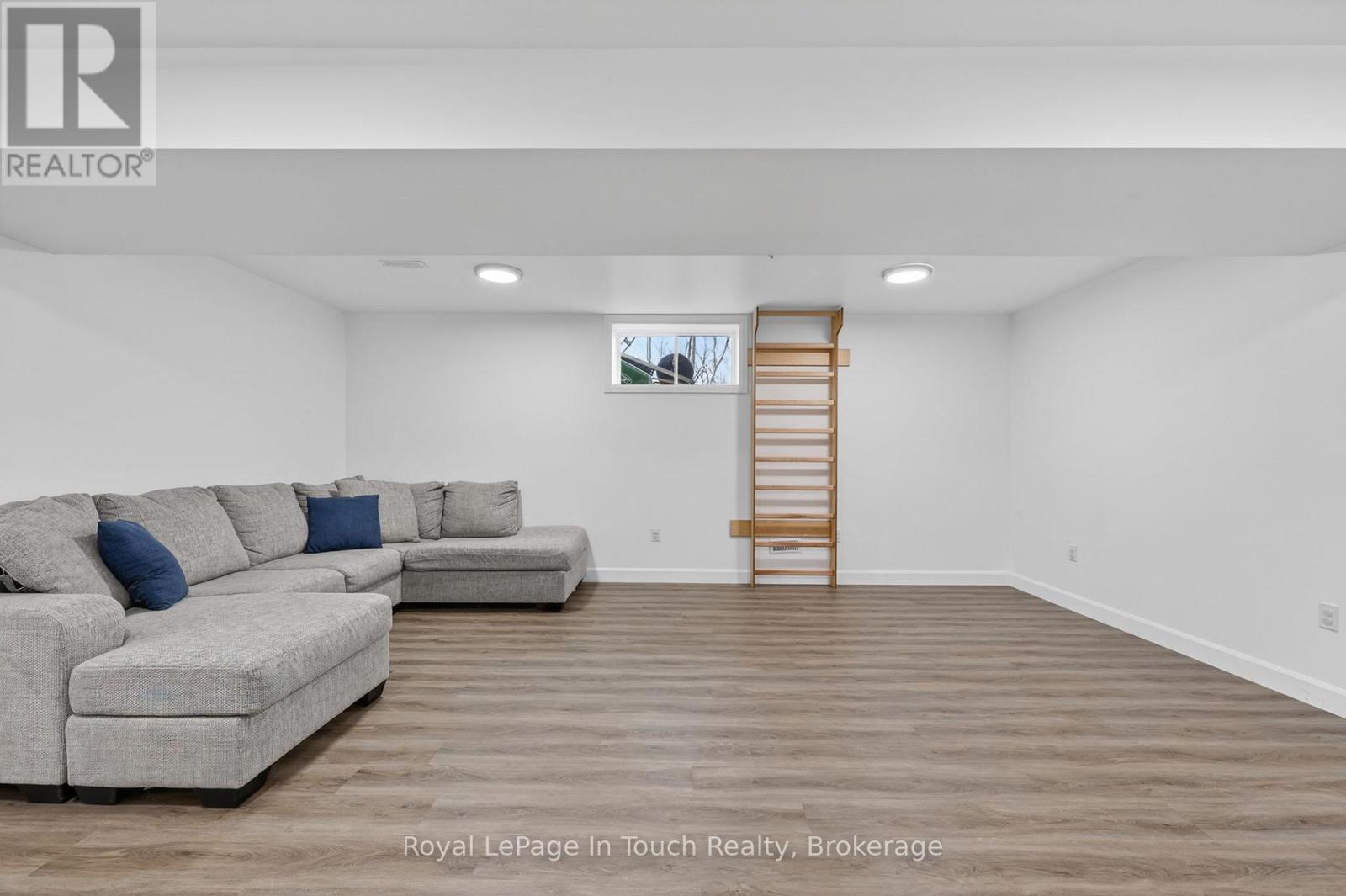 55 Hunter Avenue, Tay, Ontario  L0K 2A0 - Photo 17 - S12991688