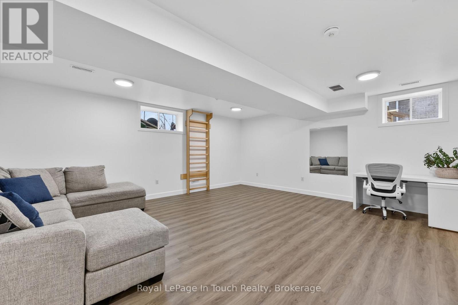 55 Hunter Avenue, Tay, Ontario  L0K 2A0 - Photo 18 - S12991688