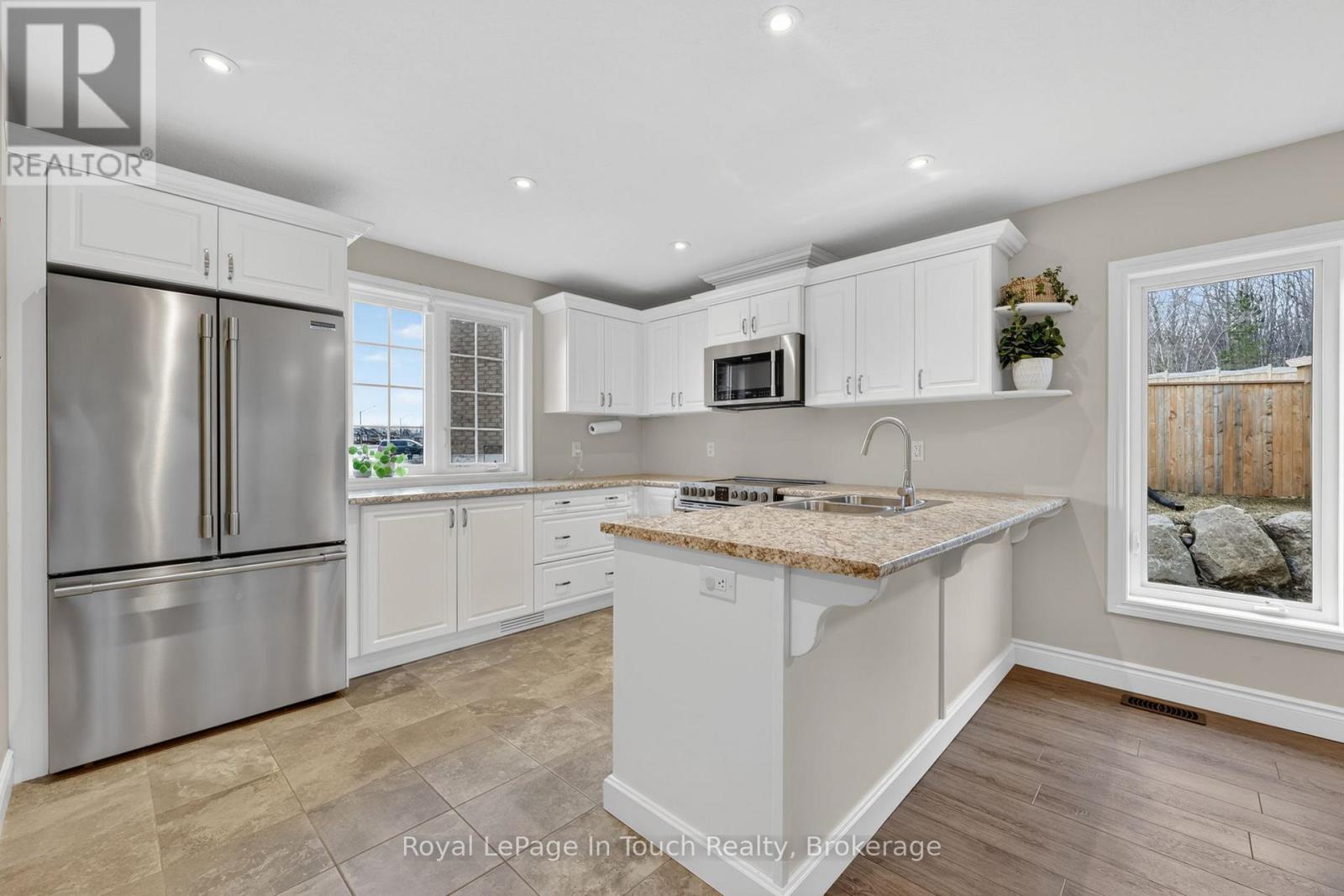 55 Hunter Avenue, Tay, Ontario  L0K 2A0 - Photo 5 - S12991688