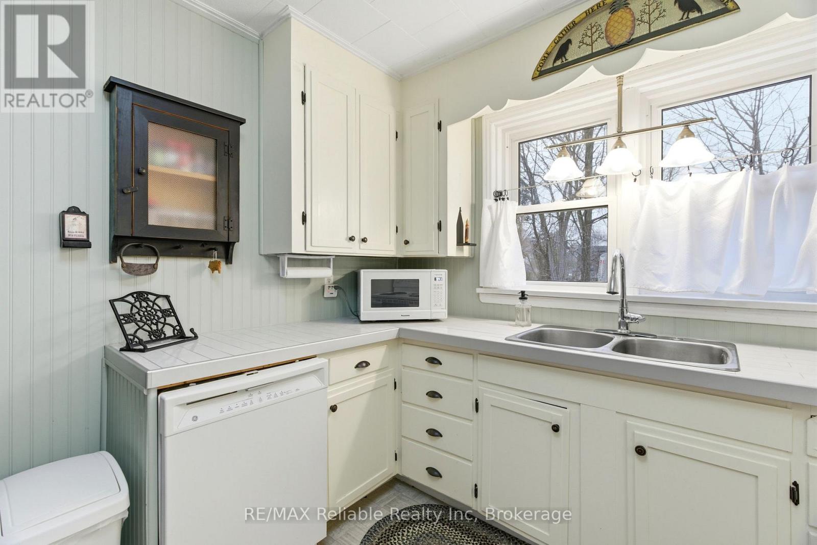 43 Jarvis Street N, Huron East, Ontario  N0K 1W0 - Photo 17 - X12991718