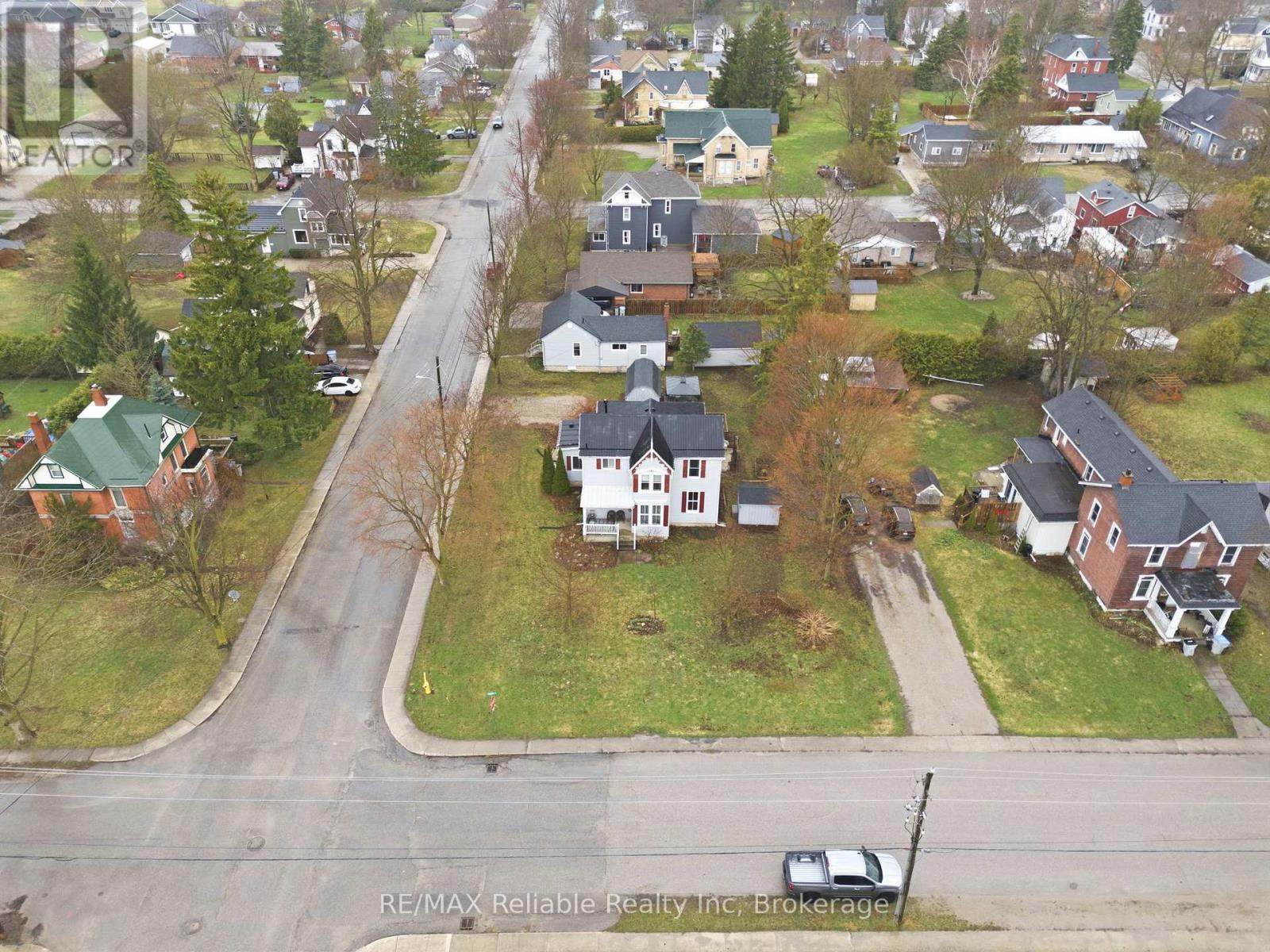 43 Jarvis Street N, Huron East, Ontario  N0K 1W0 - Photo 38 - X12991718