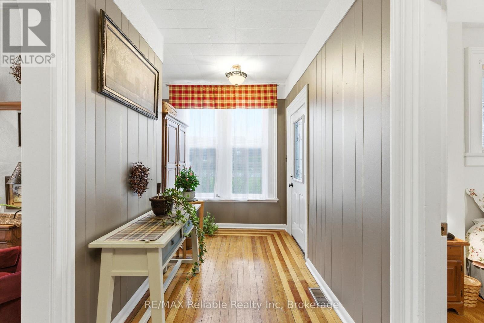 43 Jarvis Street N, Huron East, Ontario  N0K 1W0 - Photo 4 - X12991718