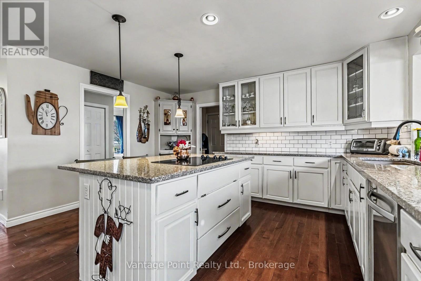 113 Glenwood Place, West Grey, Ontario  N0C 1H0 - Photo 16 - X12991802