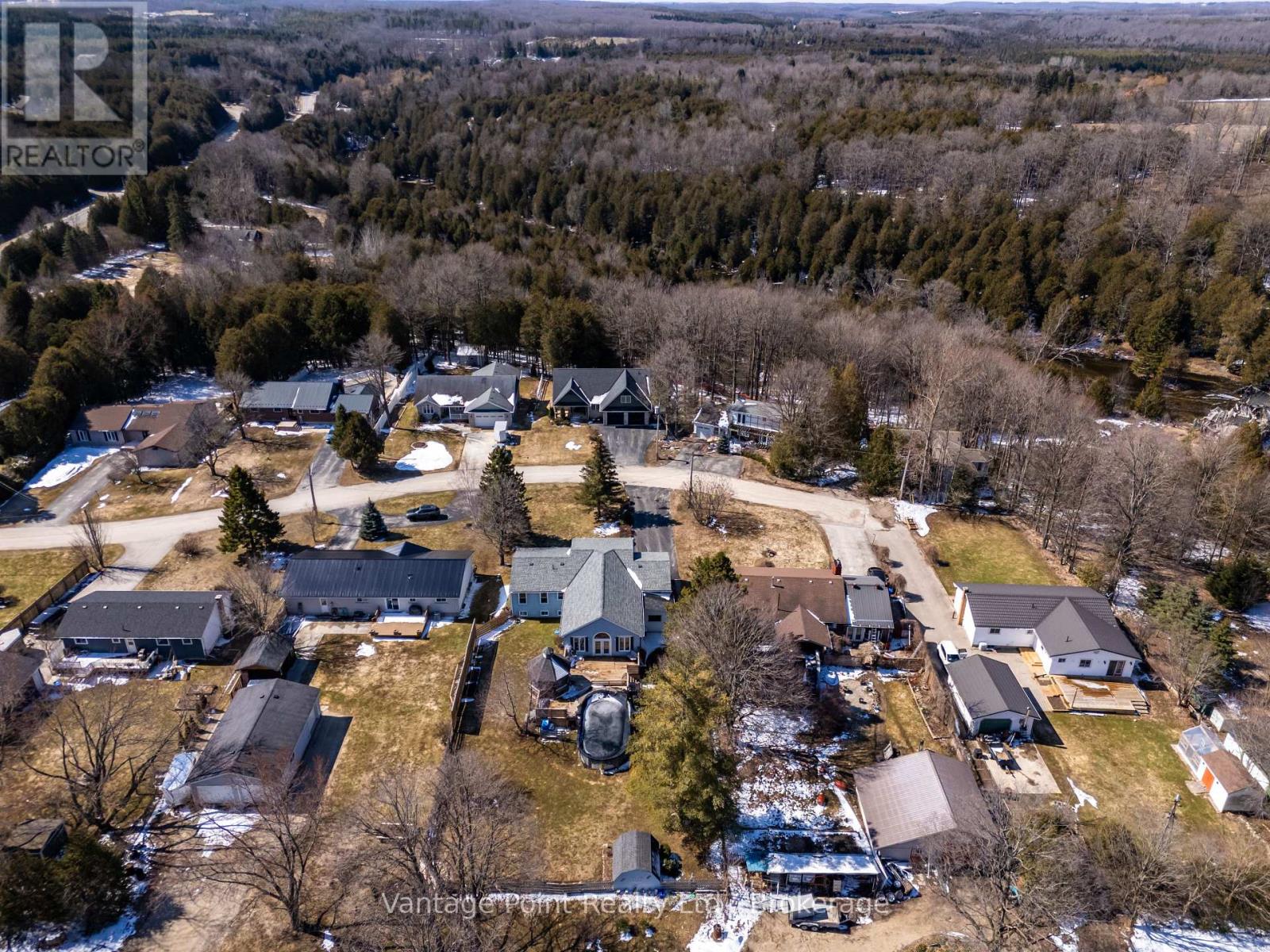 113 Glenwood Place, West Grey, Ontario  N0C 1H0 - Photo 9 - X12991802