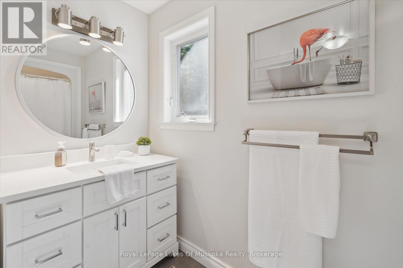 23 Thomas Crescent, Huntsville, Ontario  P1H 2M3 - Photo 37 - X12991824