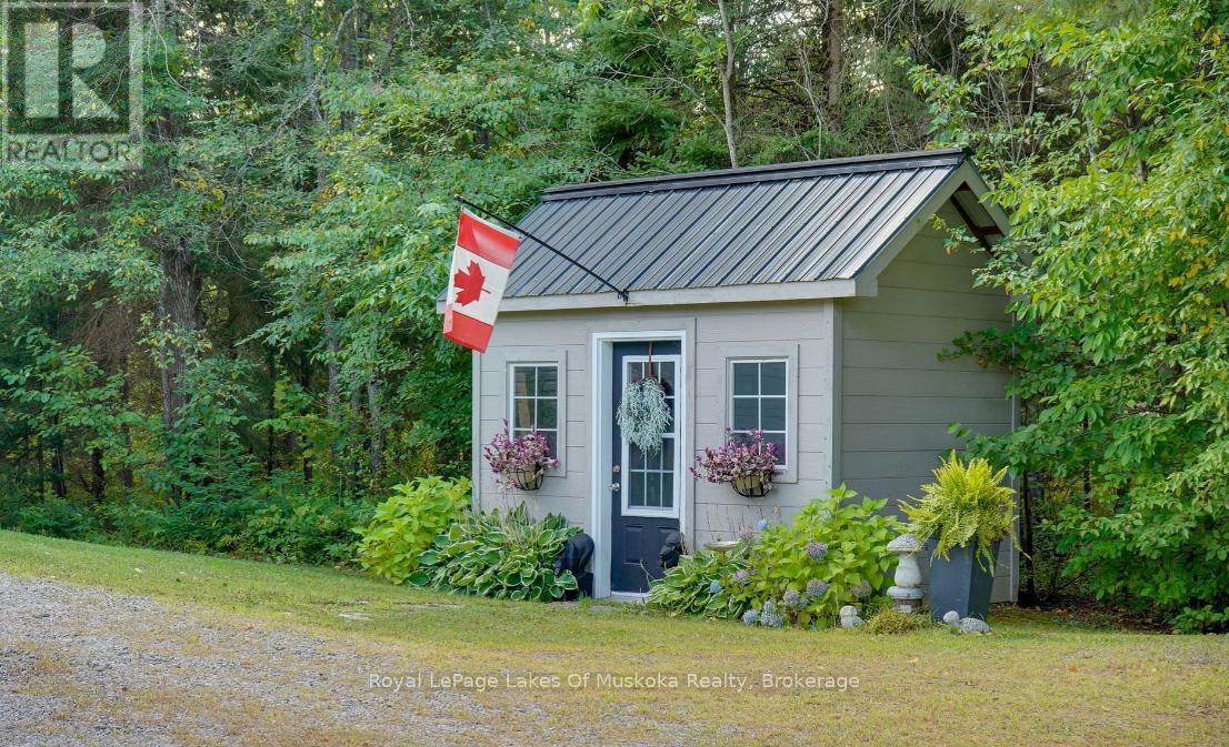 23 Thomas Crescent, Huntsville, Ontario  P1H 2M3 - Photo 4 - X12991824