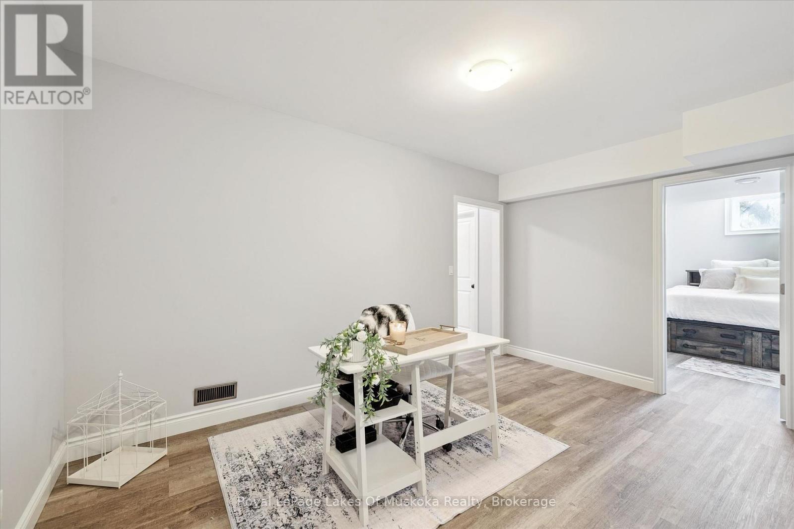 23 Thomas Crescent, Huntsville, Ontario  P1H 2M3 - Photo 42 - X12991824