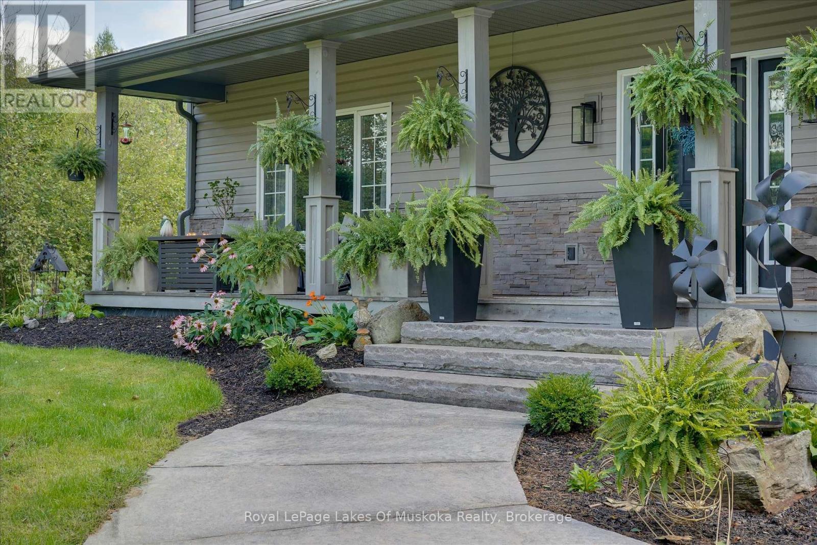 23 Thomas Crescent, Huntsville, Ontario  P1H 2M3 - Photo 5 - X12991824