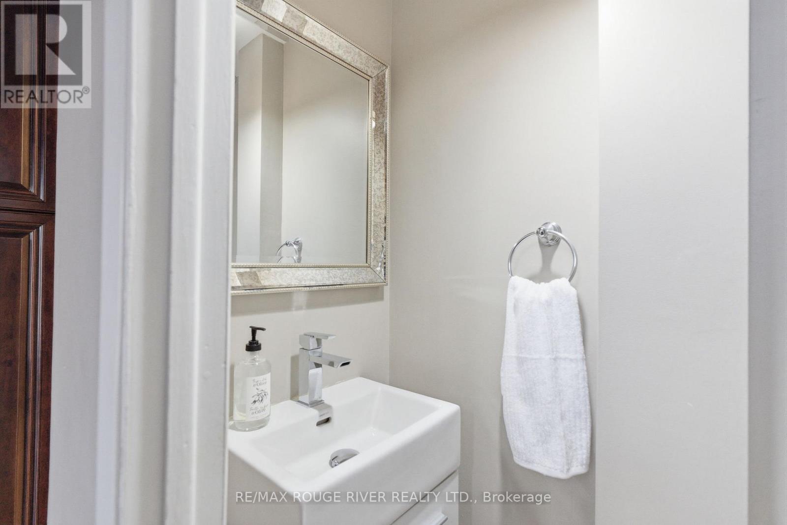 209 Darcy Street, Oshawa, Ontario  L1G 3B9 - Photo 7 - E12991820