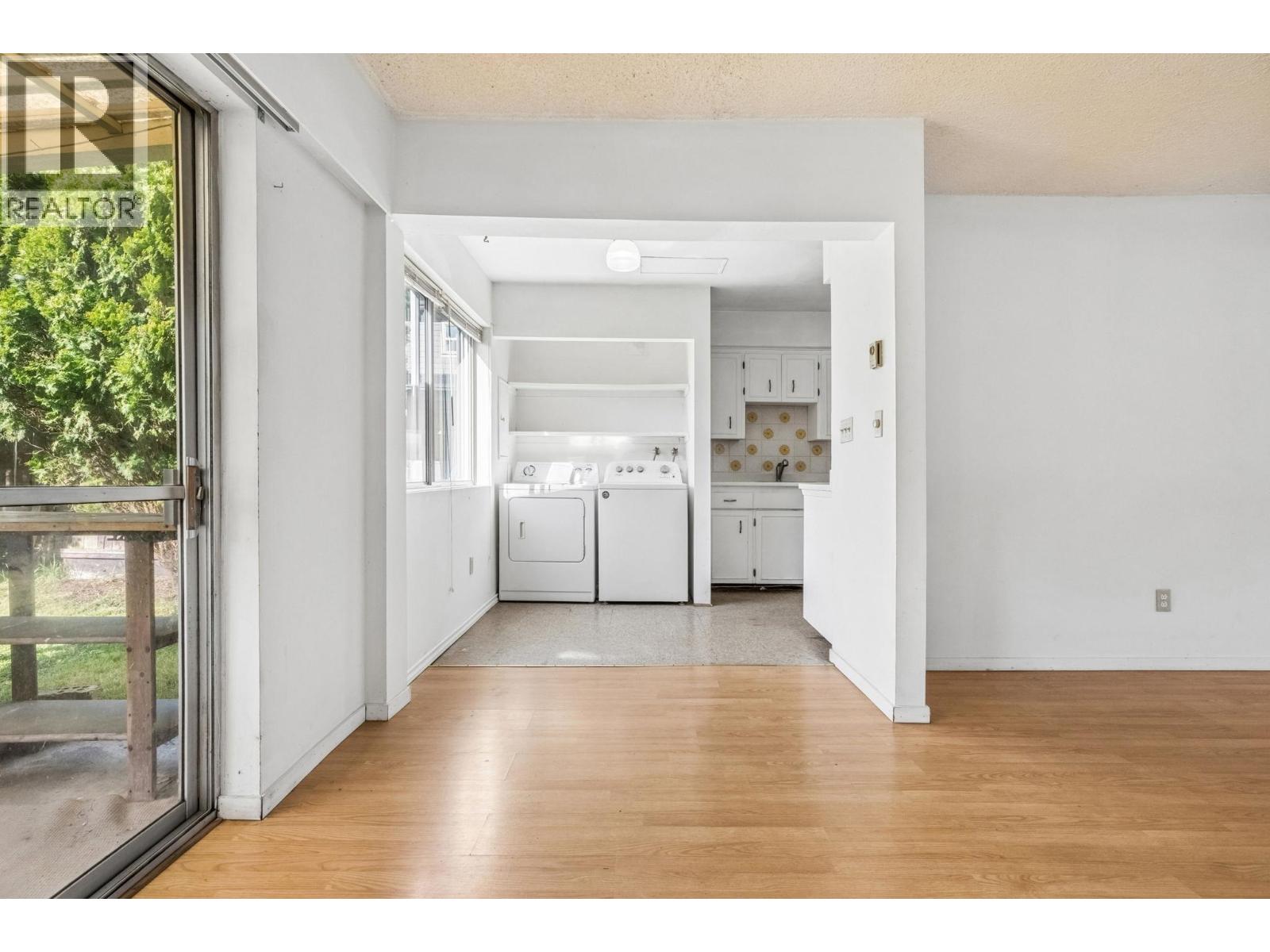 3740 Blundell Road, Richmond, British Columbia  V7C 1G4 - Photo 8 - R3109366