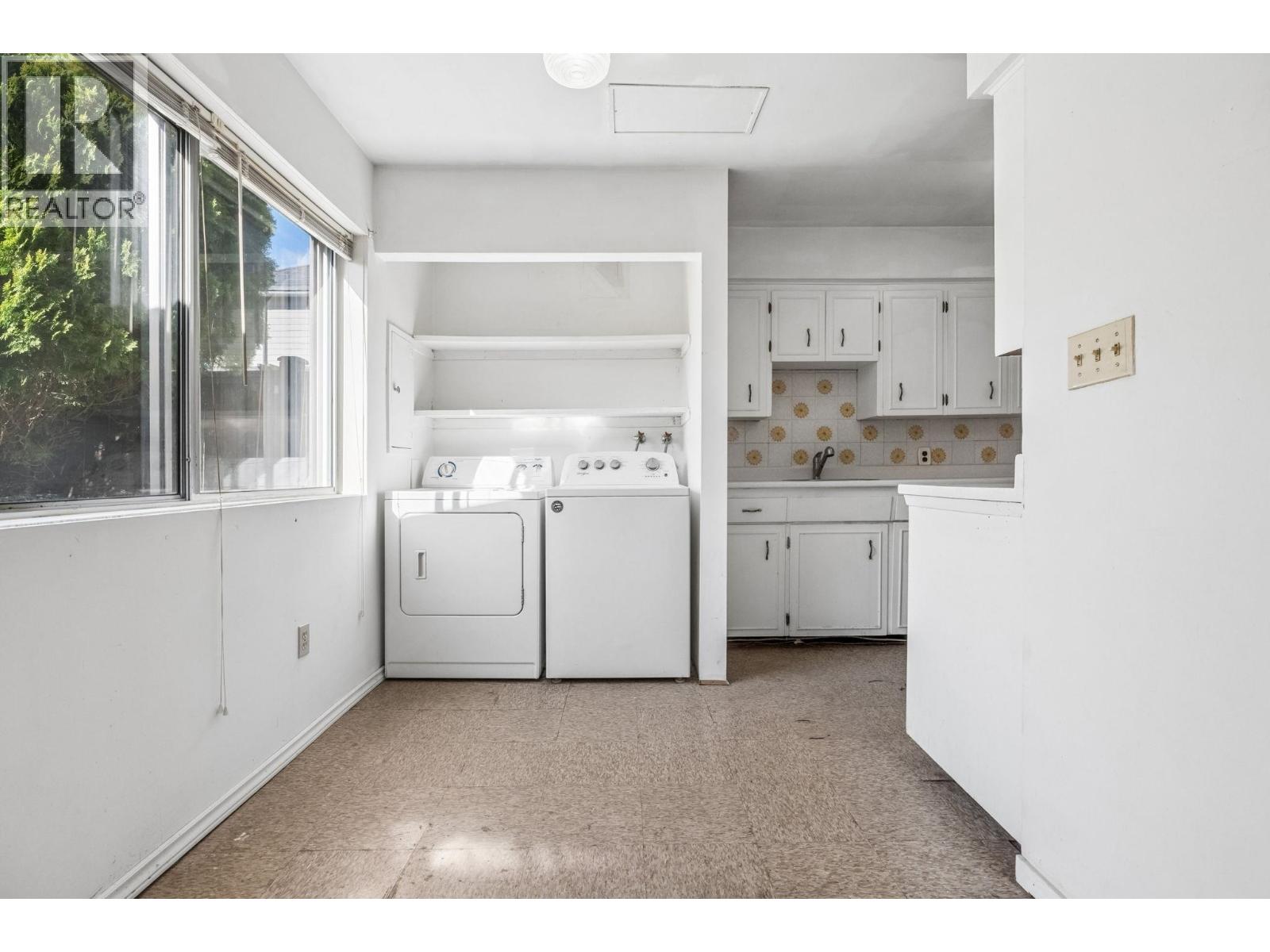 3740 Blundell Road, Richmond, British Columbia  V7C 1G4 - Photo 12 - R3109366