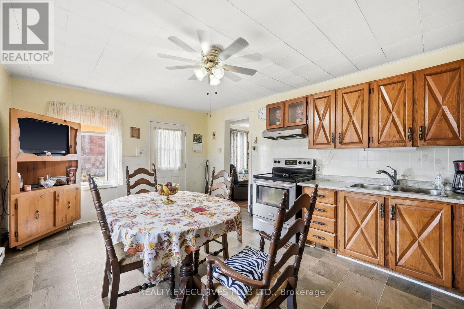 3721 Champlain Street, Clarence-Rockland, Ontario  K0A 1E0 - Photo 4 - X12991666