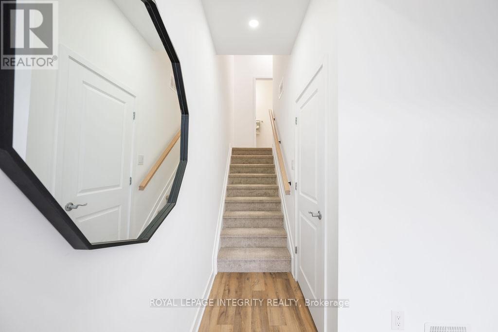 182 Visor Private, Ottawa, Ontario  K2V 0S6 - Photo 3 - X12991942