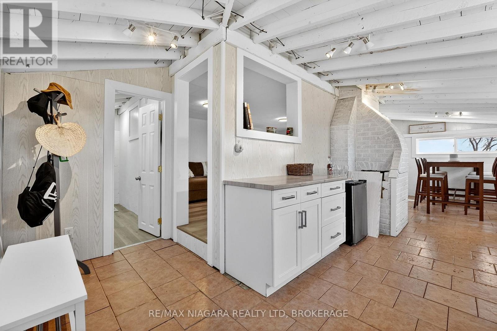 239 Pleasant Beach Road, Port Colborne (Sherkston), Ontario L0S 1R0 - Photo 11 - X12991784