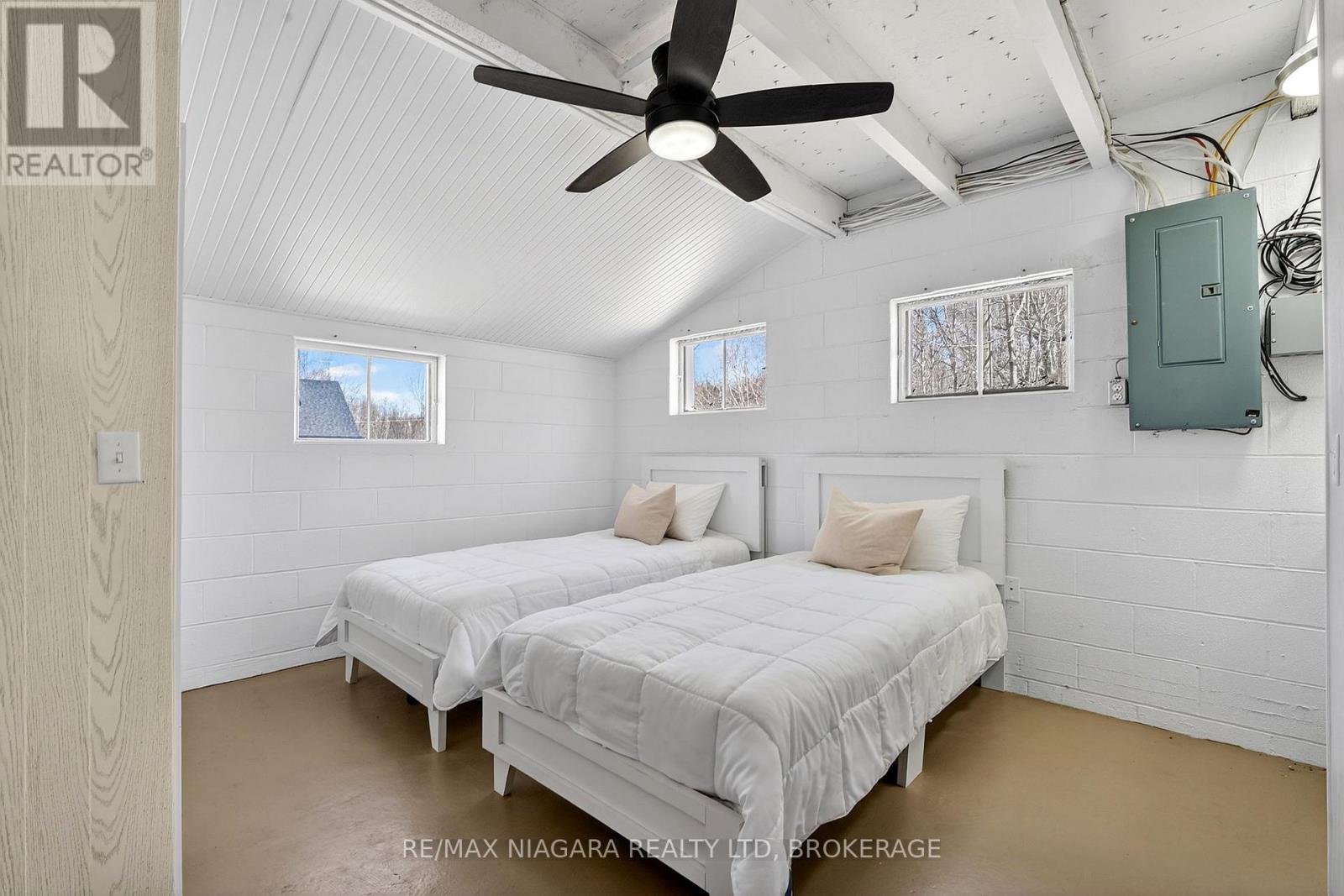 239 Pleasant Beach Road, Port Colborne (Sherkston), Ontario L0S 1R0 - Photo 25 - X12991784