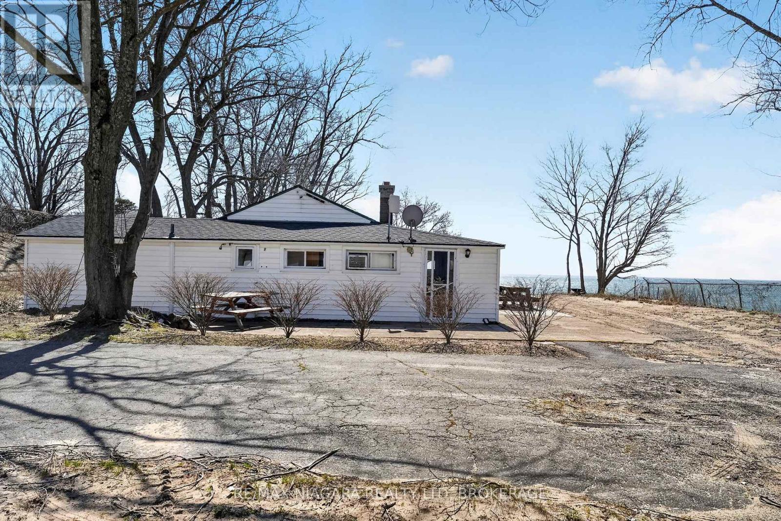 239 Pleasant Beach Road, Port Colborne (Sherkston), Ontario L0S 1R0 - Photo 36 - X12991784