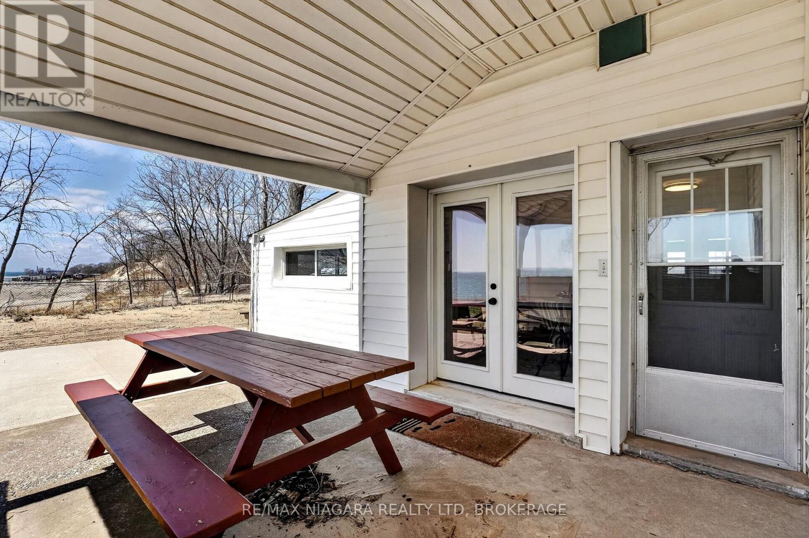 239 Pleasant Beach Road, Port Colborne (Sherkston), Ontario L0S 1R0 - Photo 39 - X12991784