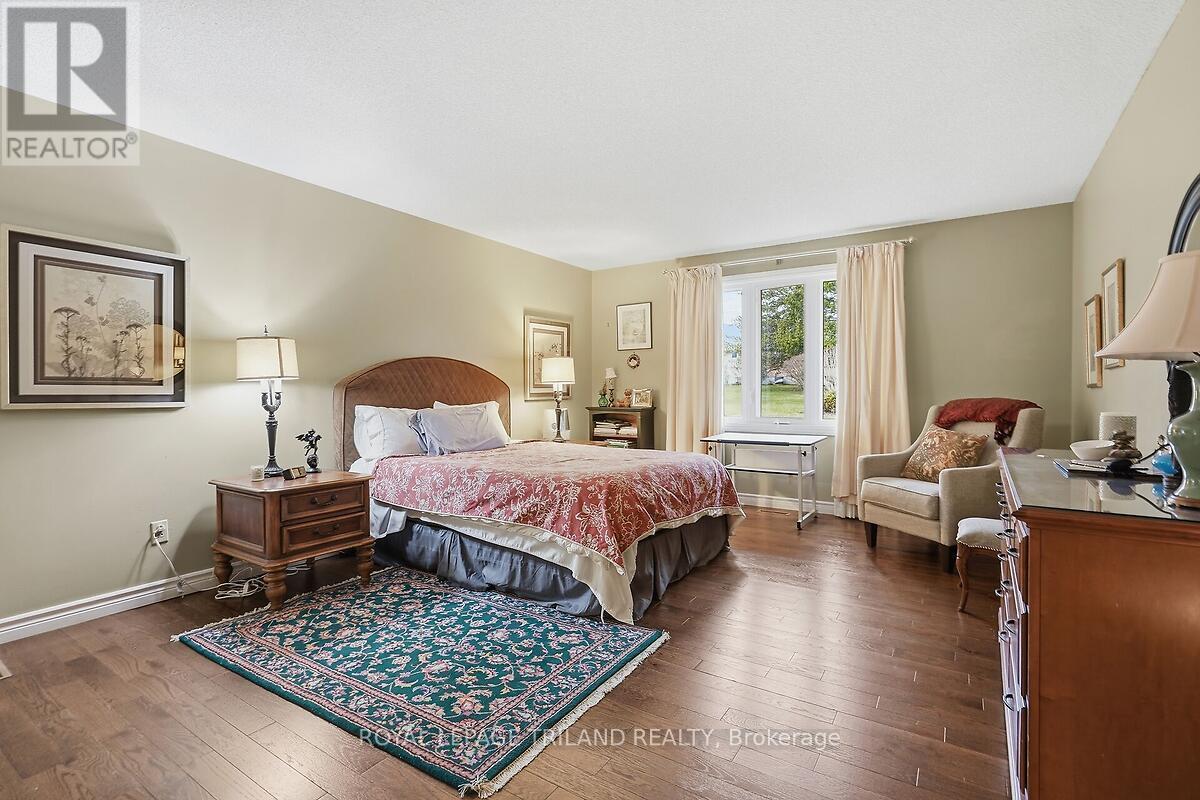 27 - 5 Cadeau Terrace, London South, Ontario  N6K 4H1 - Photo 16 - X12928008