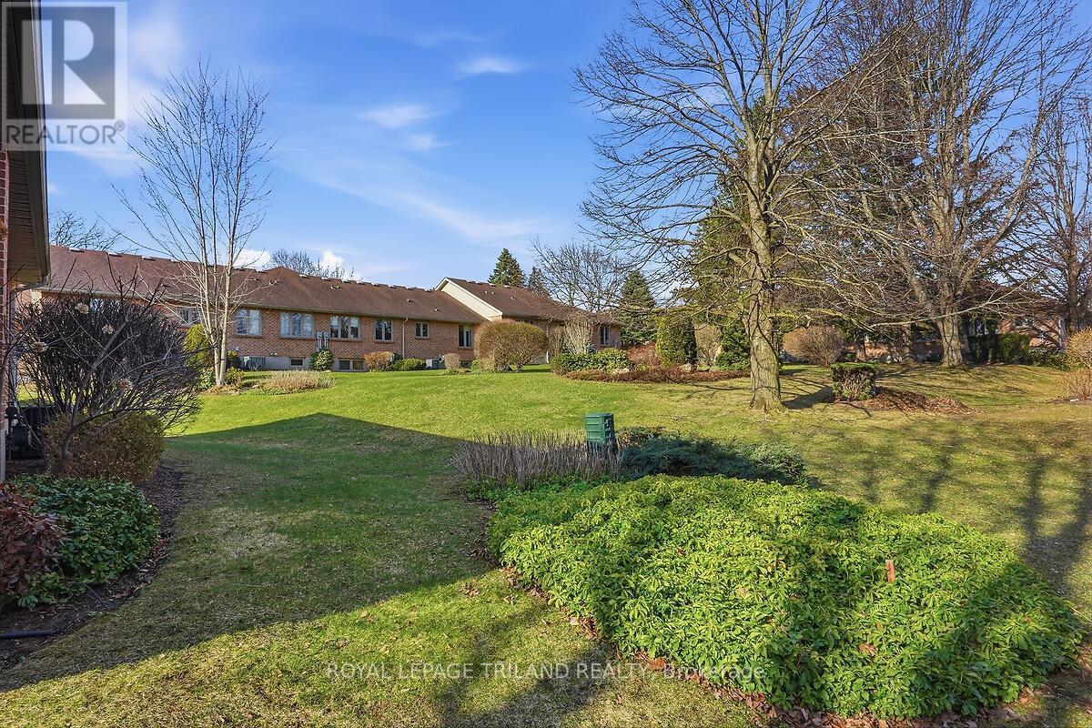 27 - 5 Cadeau Terrace, London South, Ontario  N6K 4H1 - Photo 30 - X12928008