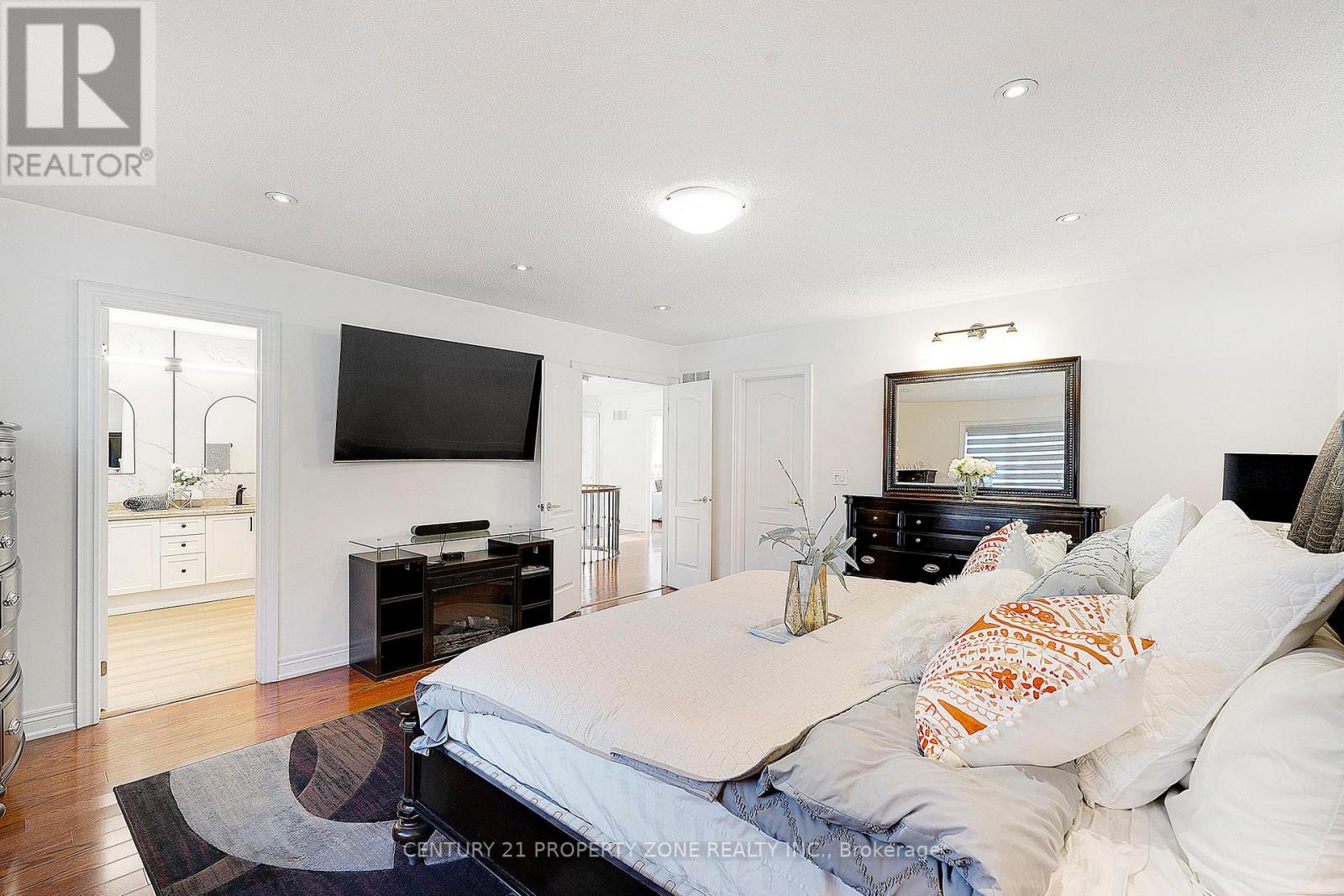 30 Grouse Lane, Brampton, Ontario L6Y 5L1 - Photo 11 - W12926576