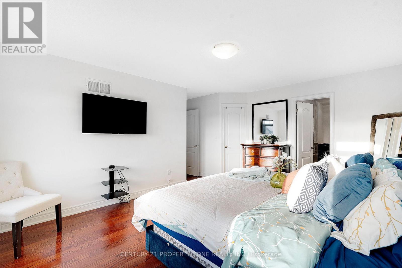 30 Grouse Lane, Brampton, Ontario L6Y 5L1 - Photo 22 - W12926576