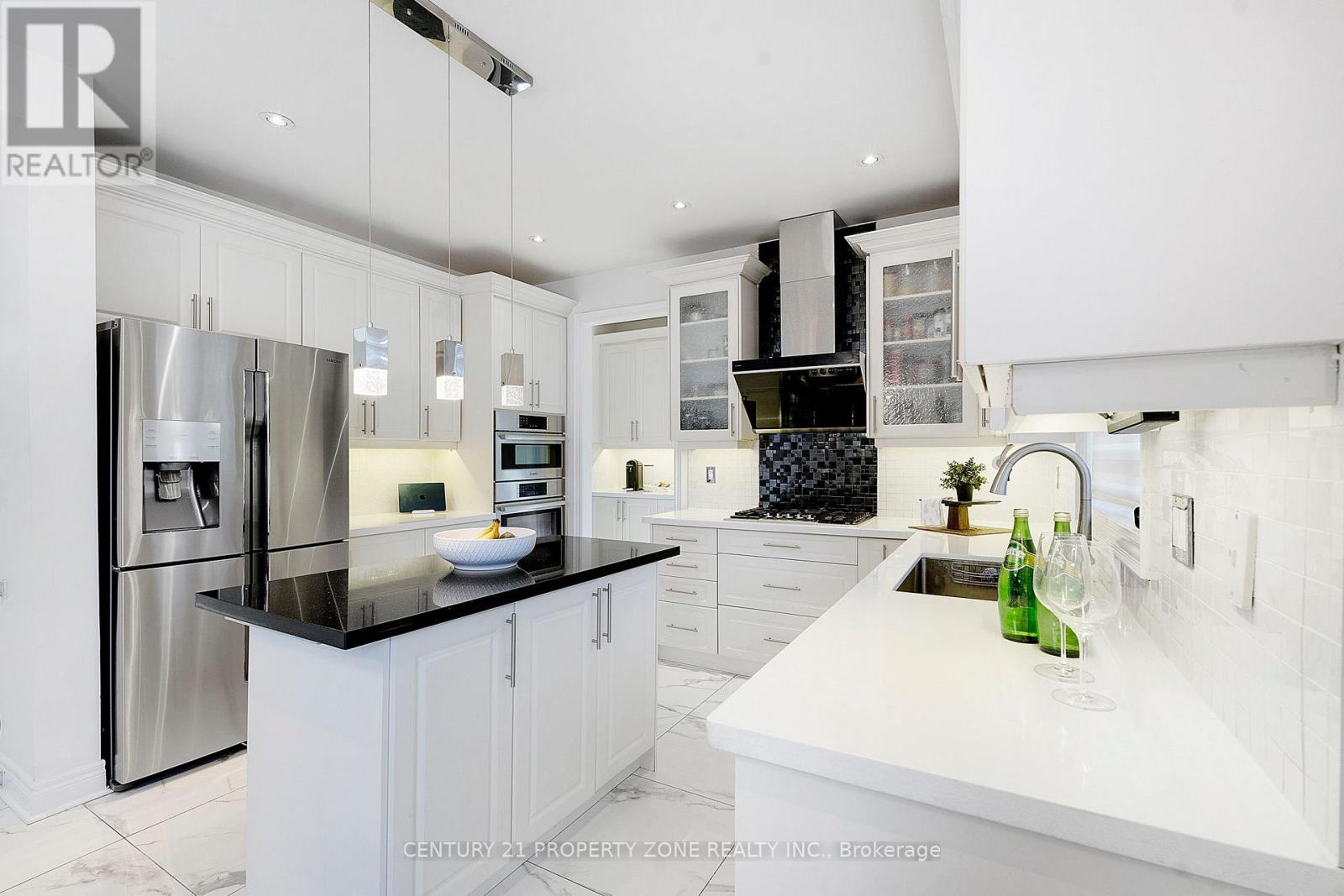 30 Grouse Lane, Brampton, Ontario L6Y 5L1 - Photo 4 - W12926576