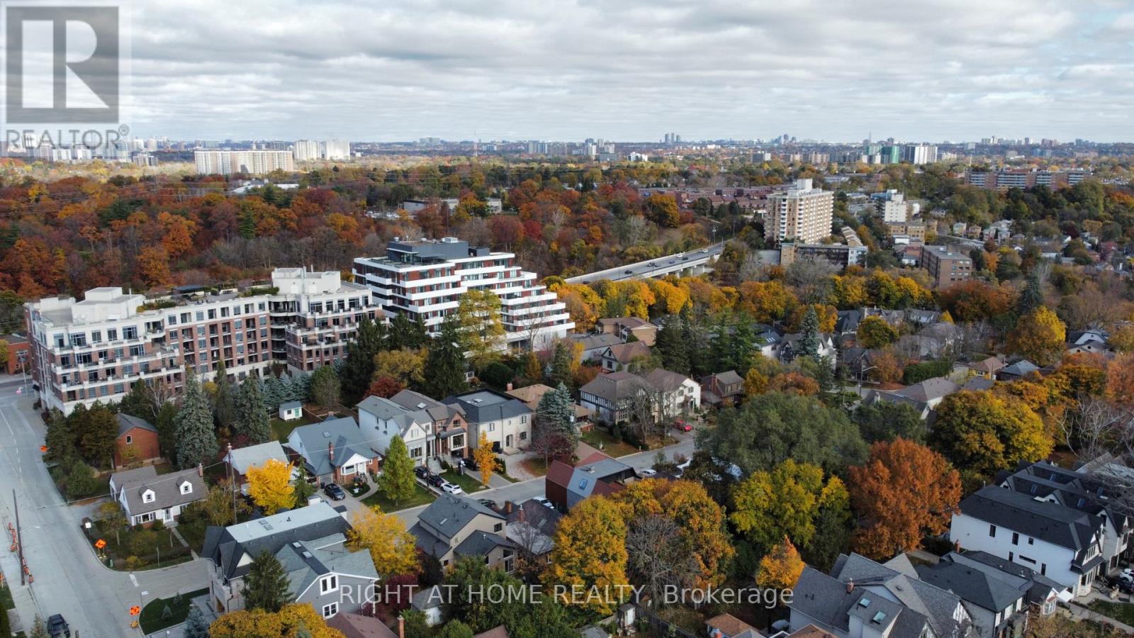 33 Thorndale Avenue, Toronto, Ontario  M8X 1W8 - Photo 34 - W12927216