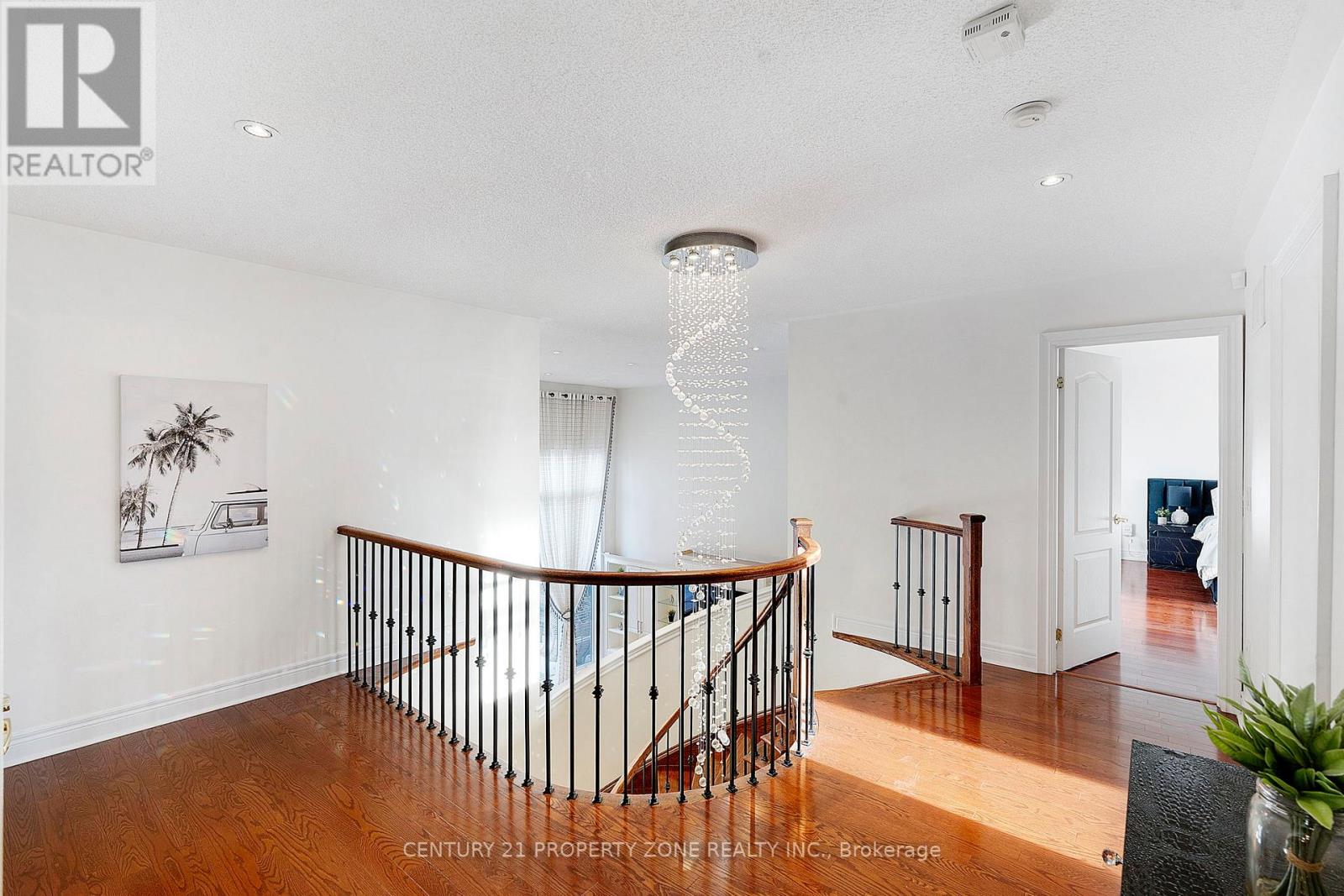 30 Grouse Lane, Brampton, Ontario L6Y 5L1 - Photo 5 - W12926576