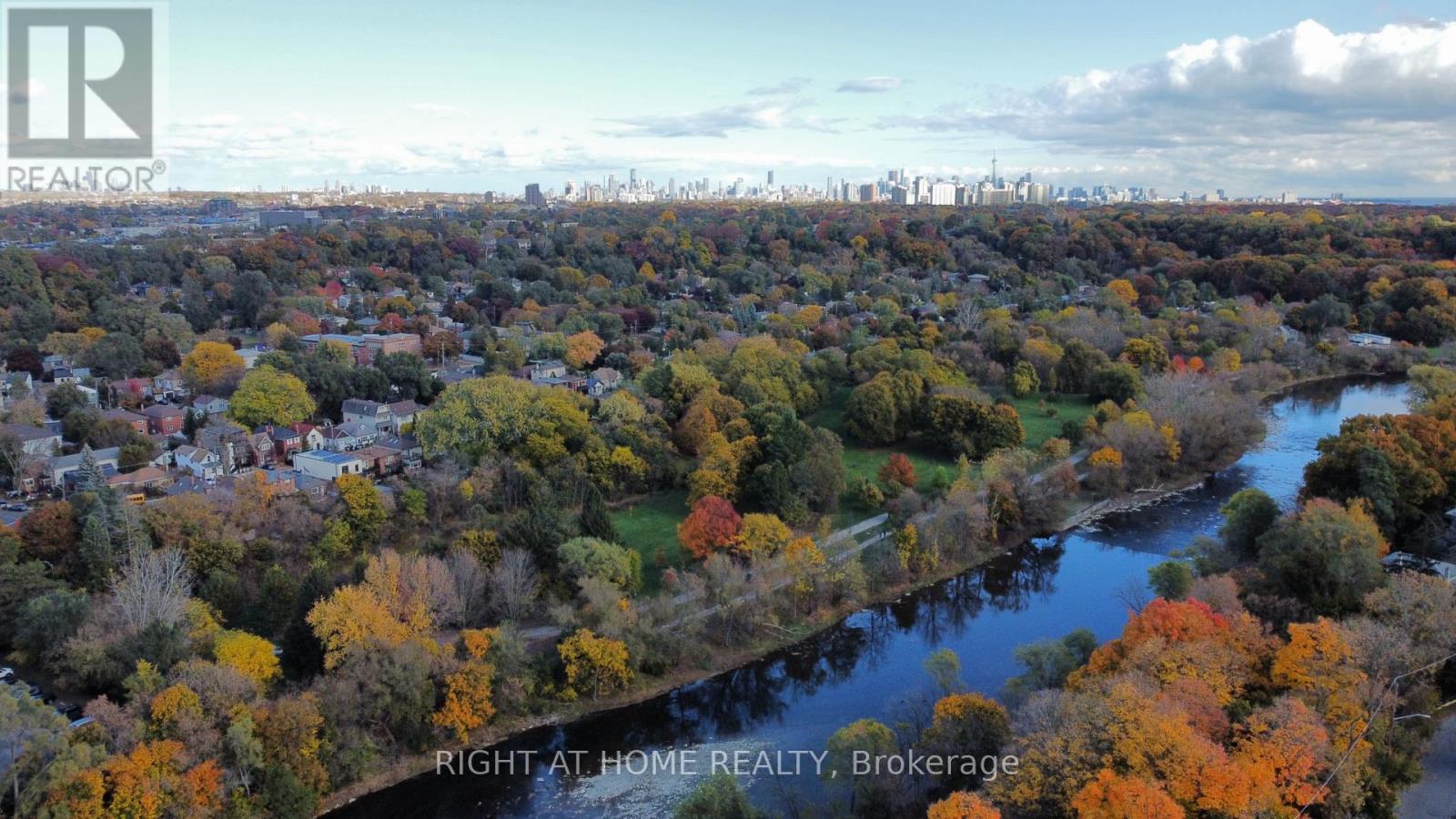 33 Thorndale Avenue, Toronto, Ontario  M8X 1W8 - Photo 37 - W12927216