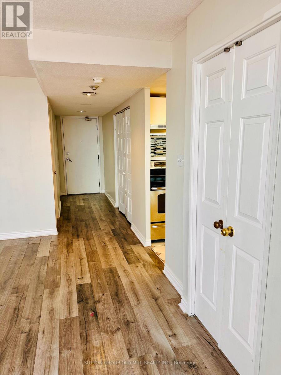 2205 - 101 Subway Crescent, Toronto, Ontario  M9B 6K4 - Photo 10 - W12979872