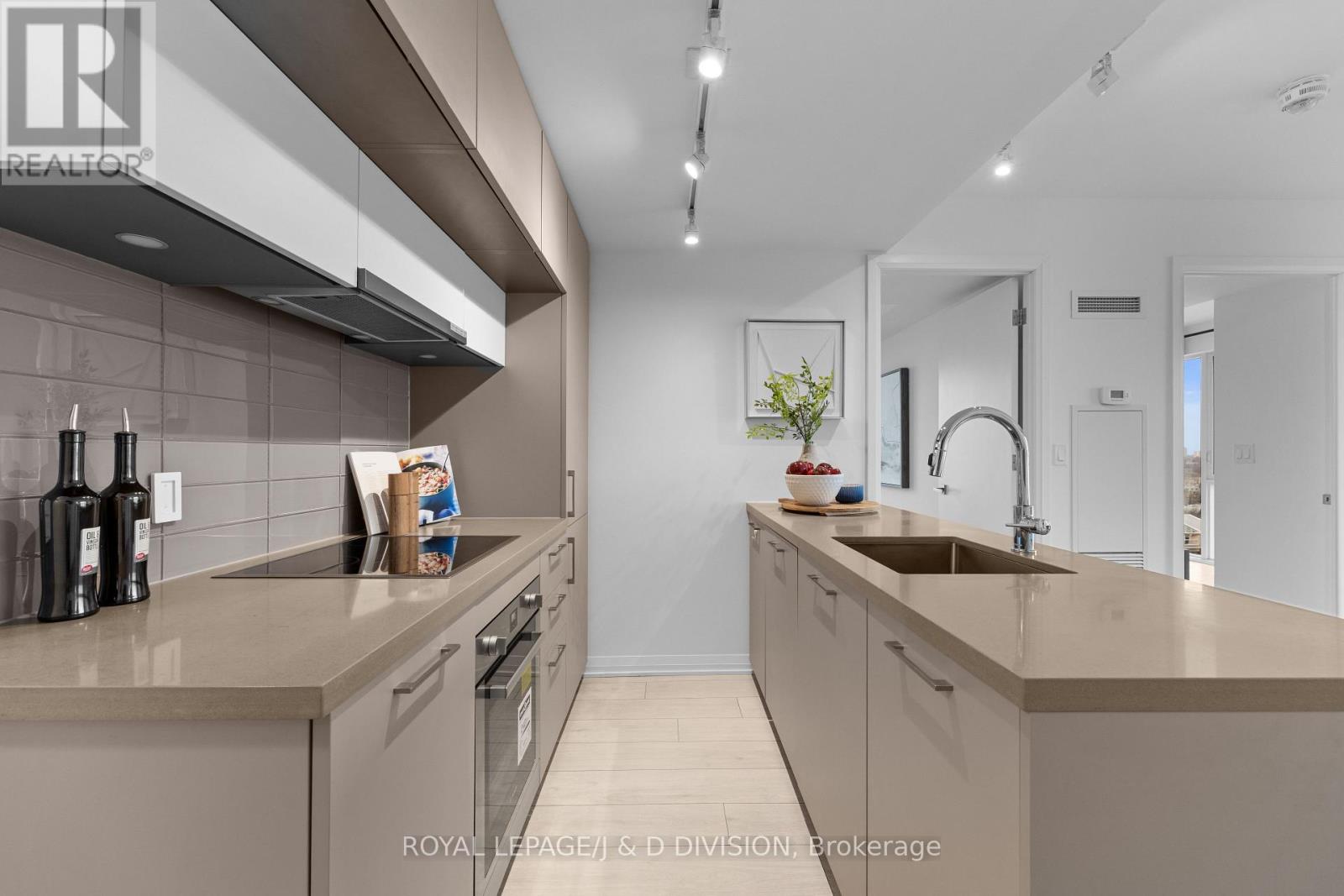 2104 - 99 Foxbar Road, Toronto, Ontario  M4V 0B2 - Photo 13 - C12991818