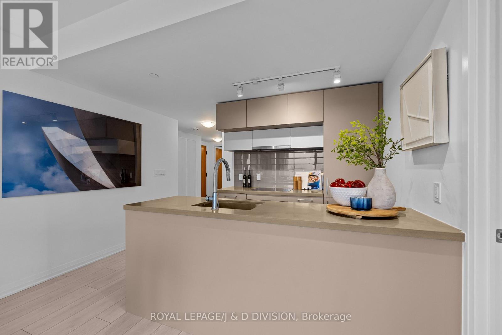 2104 - 99 Foxbar Road, Toronto, Ontario  M4V 0B2 - Photo 14 - C12991818