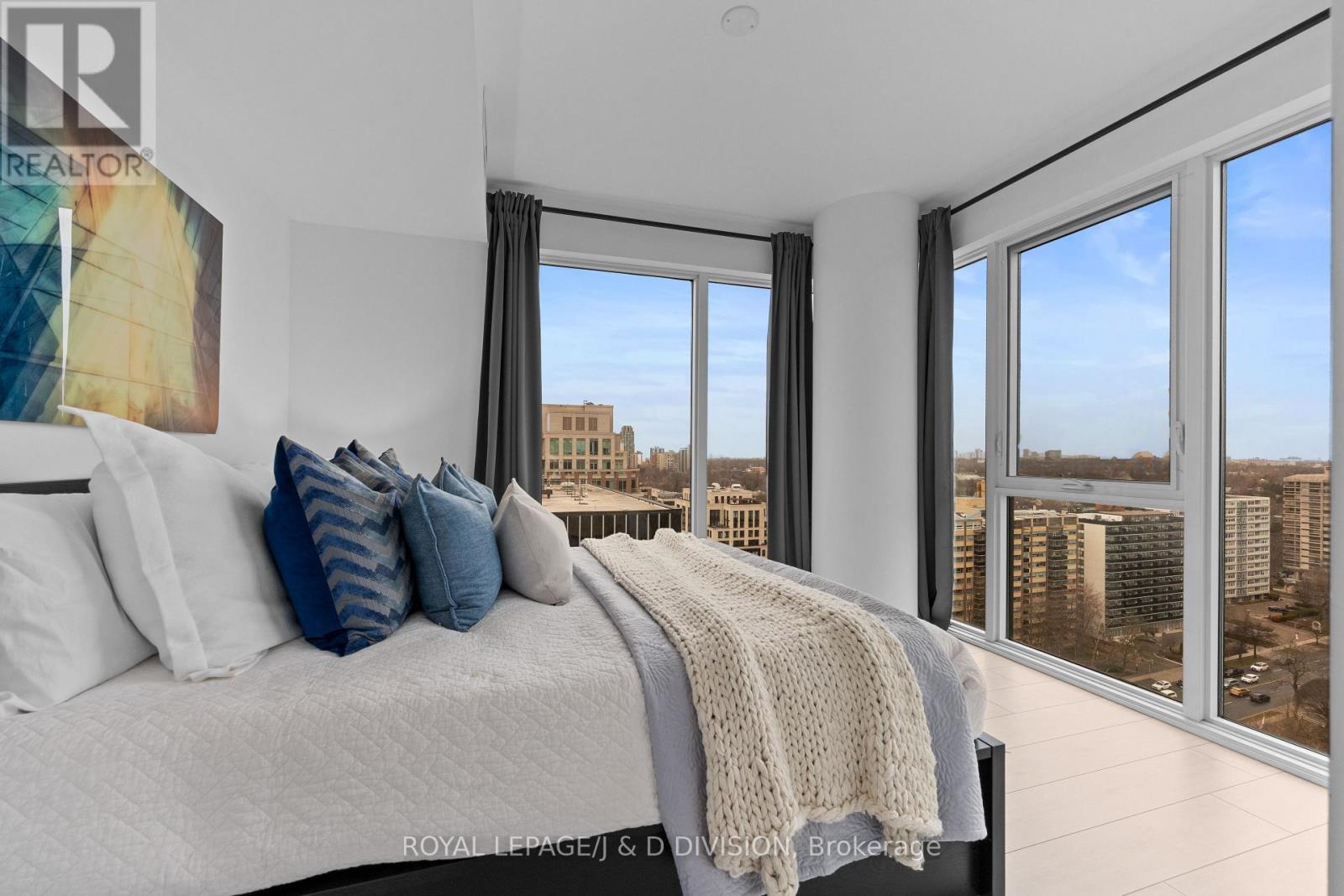 2104 - 99 Foxbar Road, Toronto, Ontario  M4V 0B2 - Photo 16 - C12991818