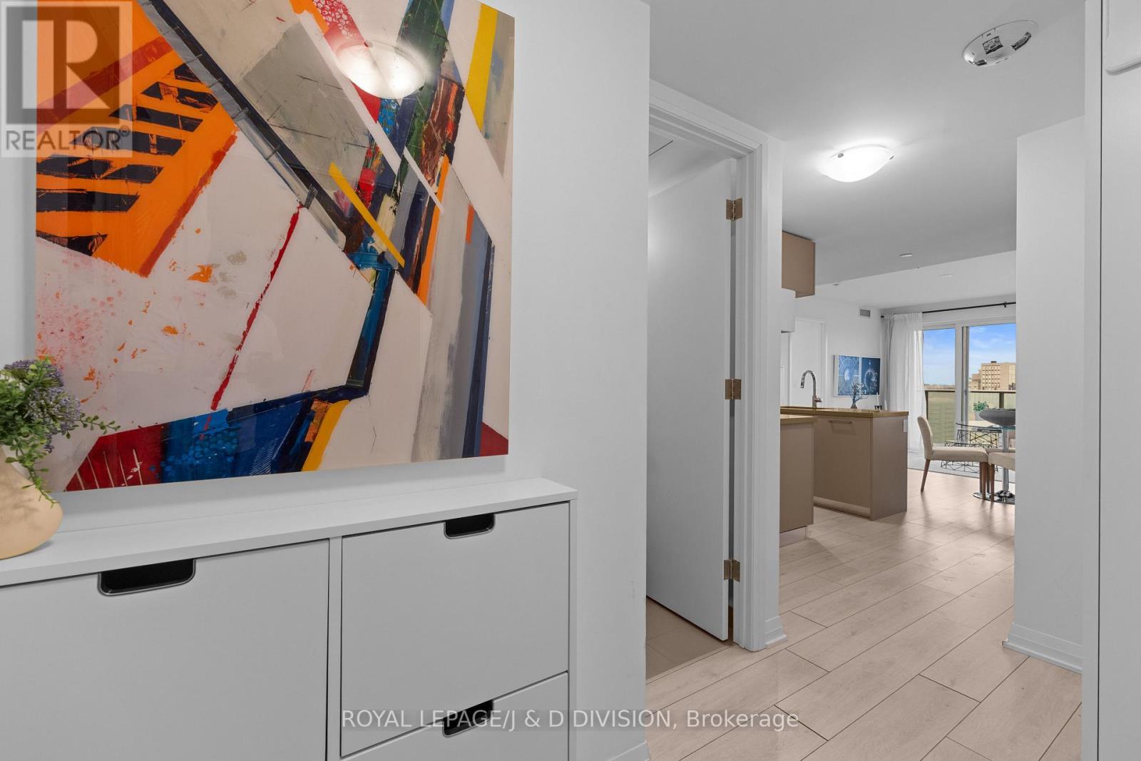 2104 - 99 Foxbar Road, Toronto, Ontario  M4V 0B2 - Photo 25 - C12991818