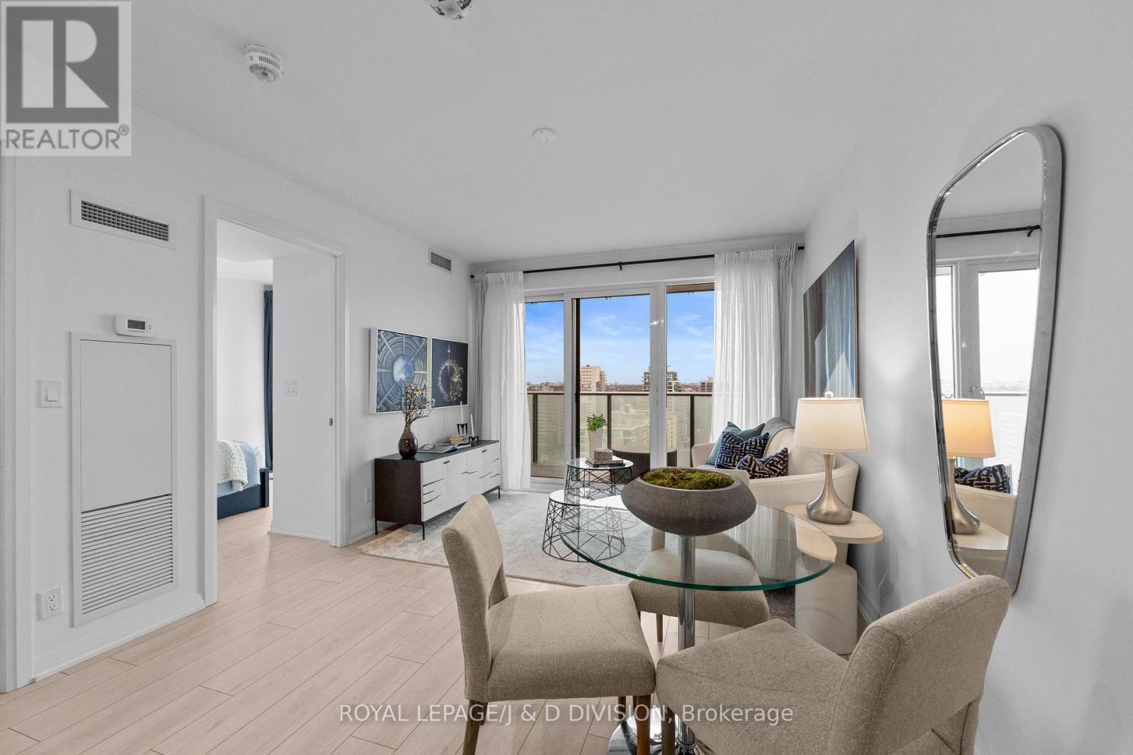 2104 - 99 Foxbar Road, Toronto, Ontario  M4V 0B2 - Photo 5 - C12991818