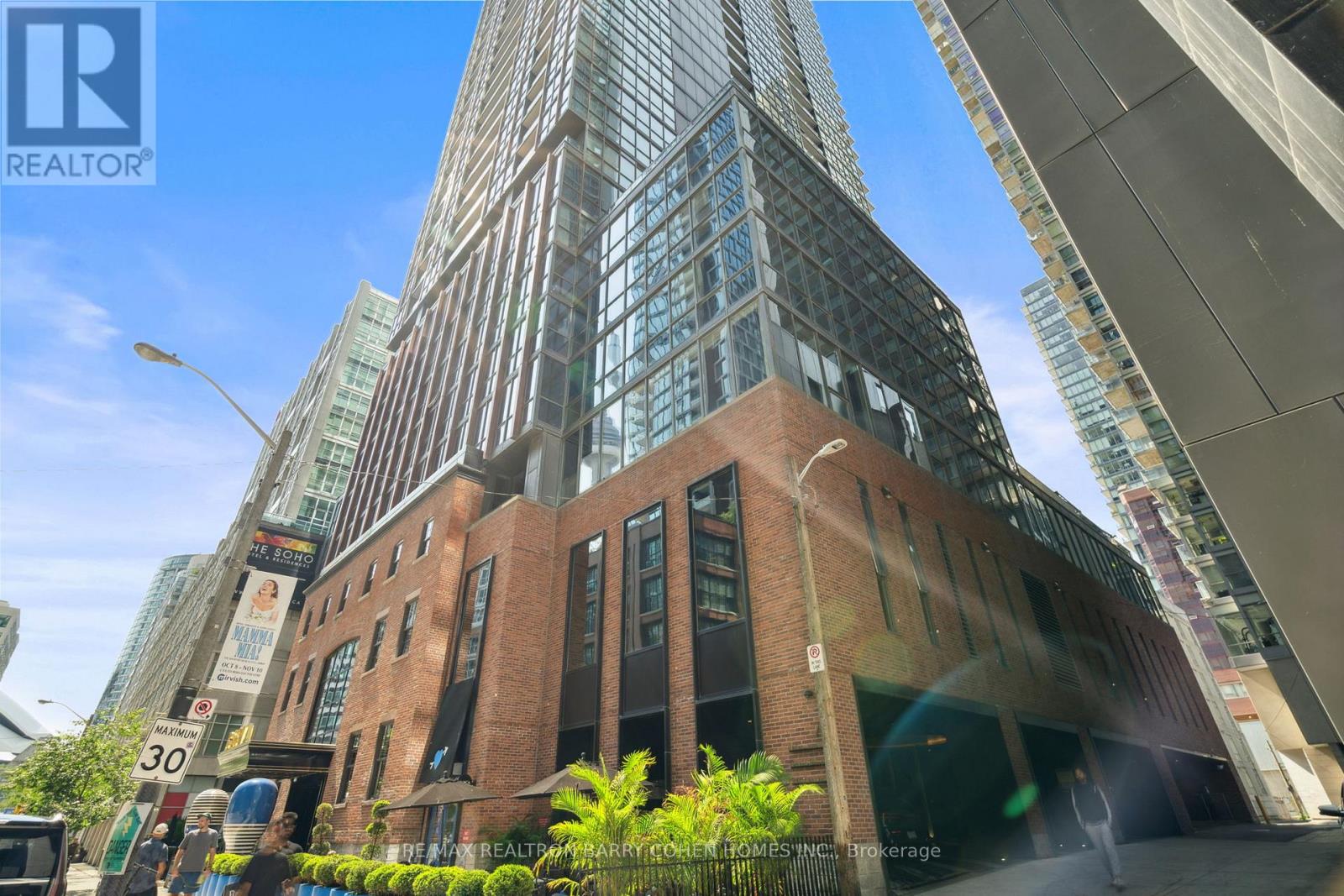 1115 - 88 BLUE JAYS WAY, Toronto, Ontario