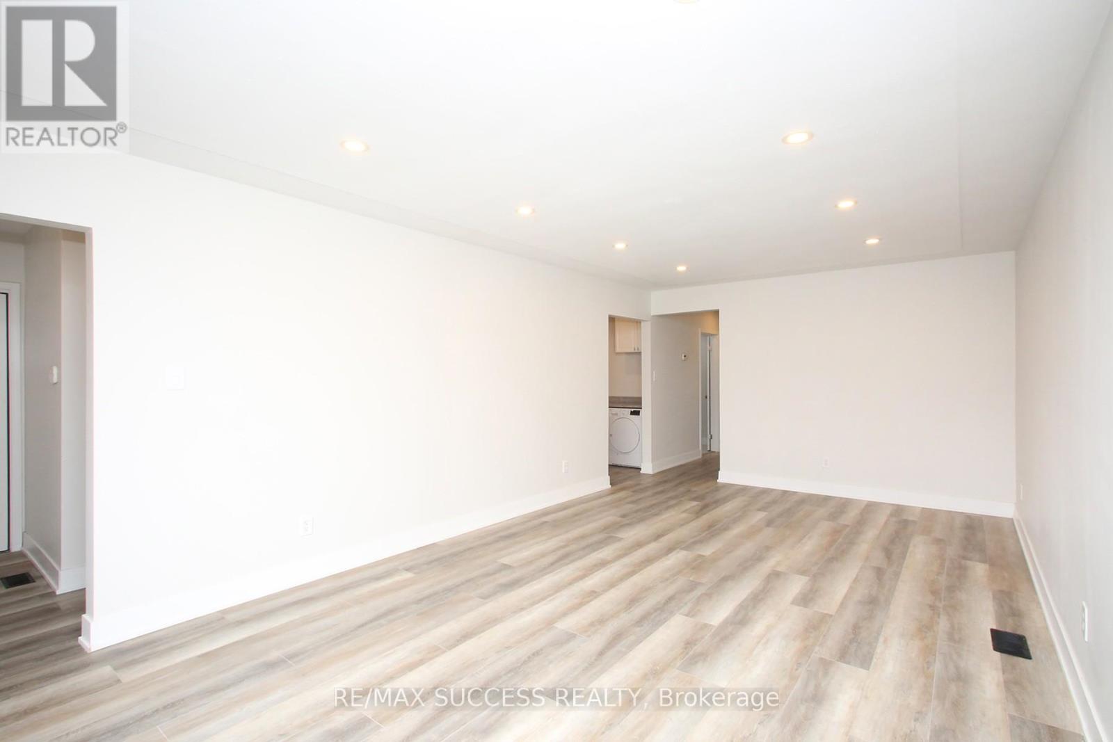 33 Shadyside Avenue, Hamilton, Ontario  L8V 3E2 - Photo 9 - X12967120