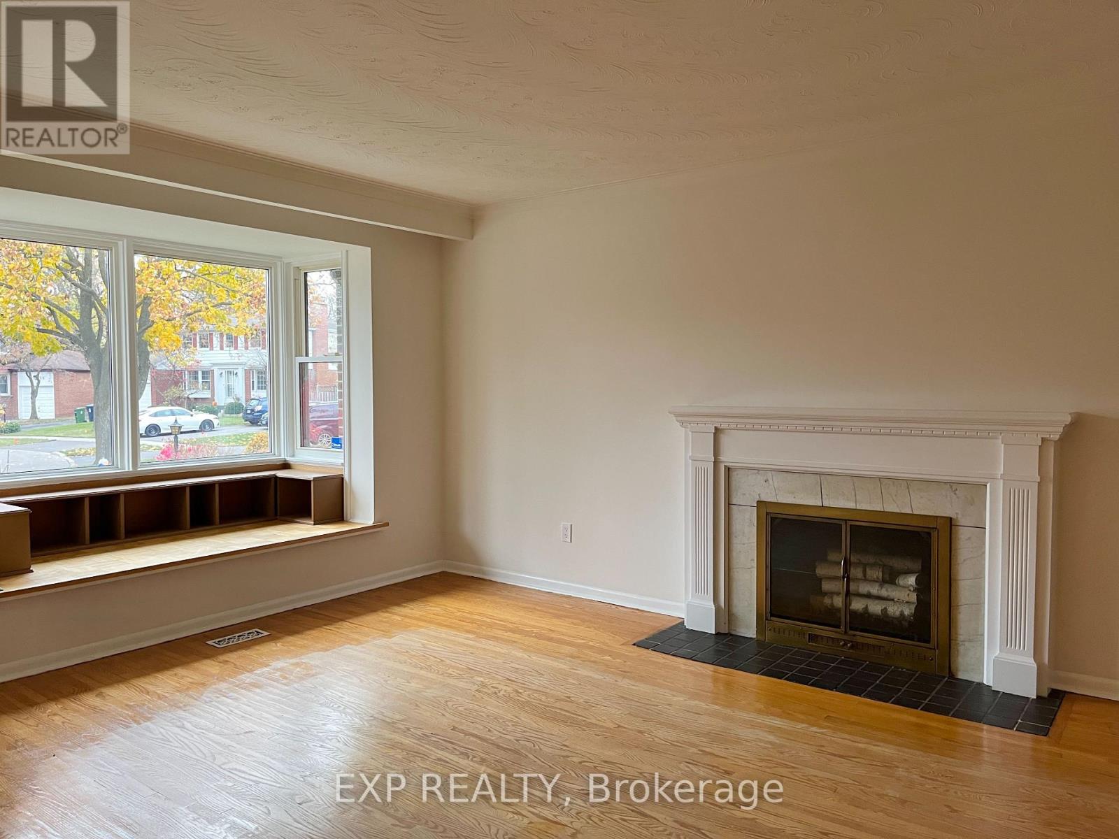 61 Richbourne Court, Toronto, Ontario  M1T 1T5 - Photo 4 - E12991712