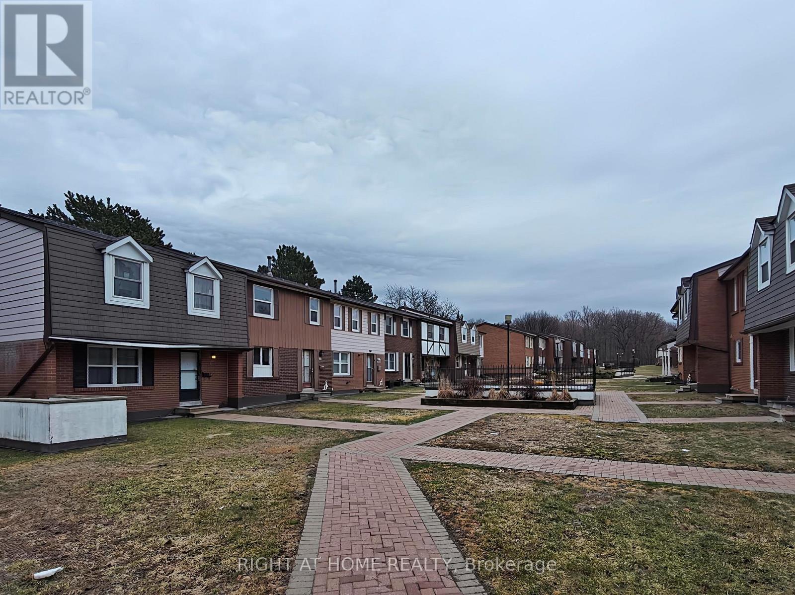 61 - 15 Brimwood Boulevard, Toronto, Ontario  M1V 1E1 - Photo 3 - E12991728