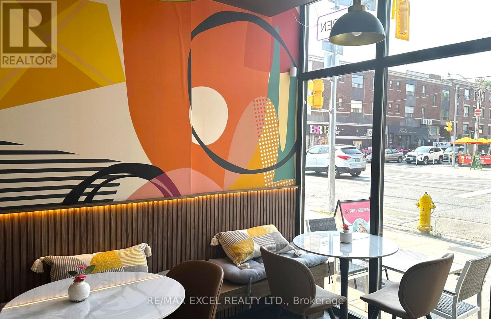 563 Danforth Avenue, Toronto, Ontario  M4K 1P9 - Photo 3 - E12991812