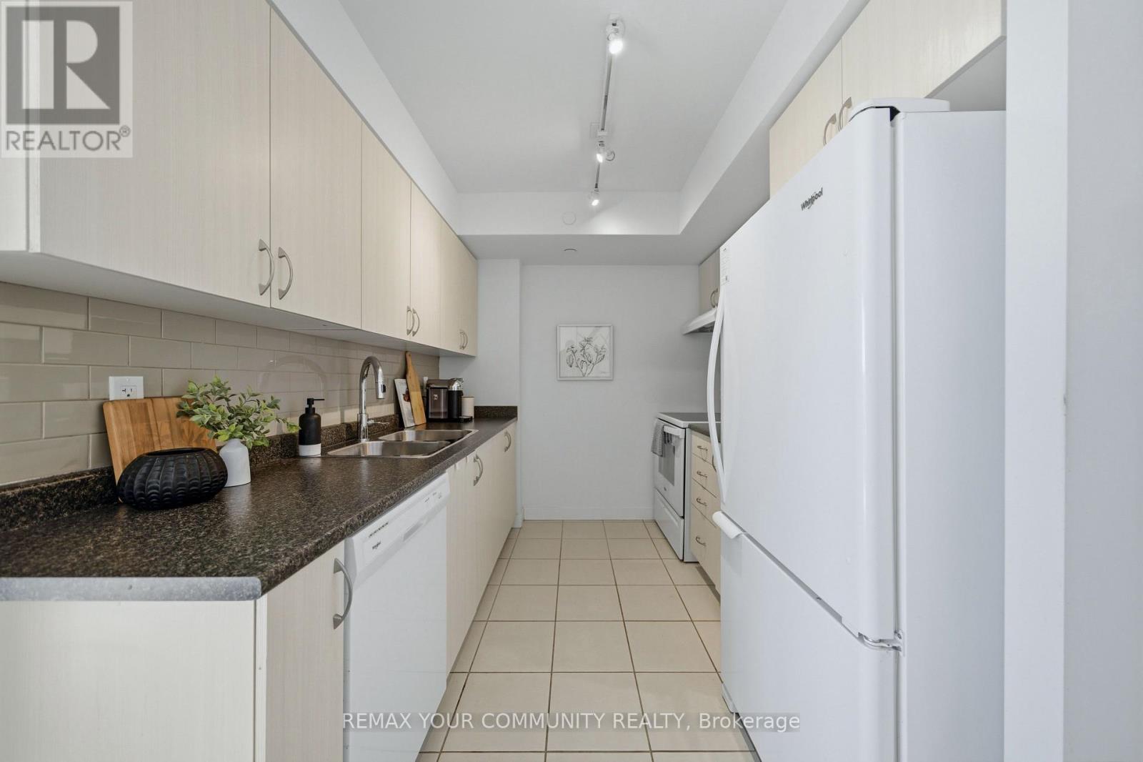 407 - 8 Trent Avenue, Toronto, Ontario  M4C 0A6 - Photo 18 - E12991842