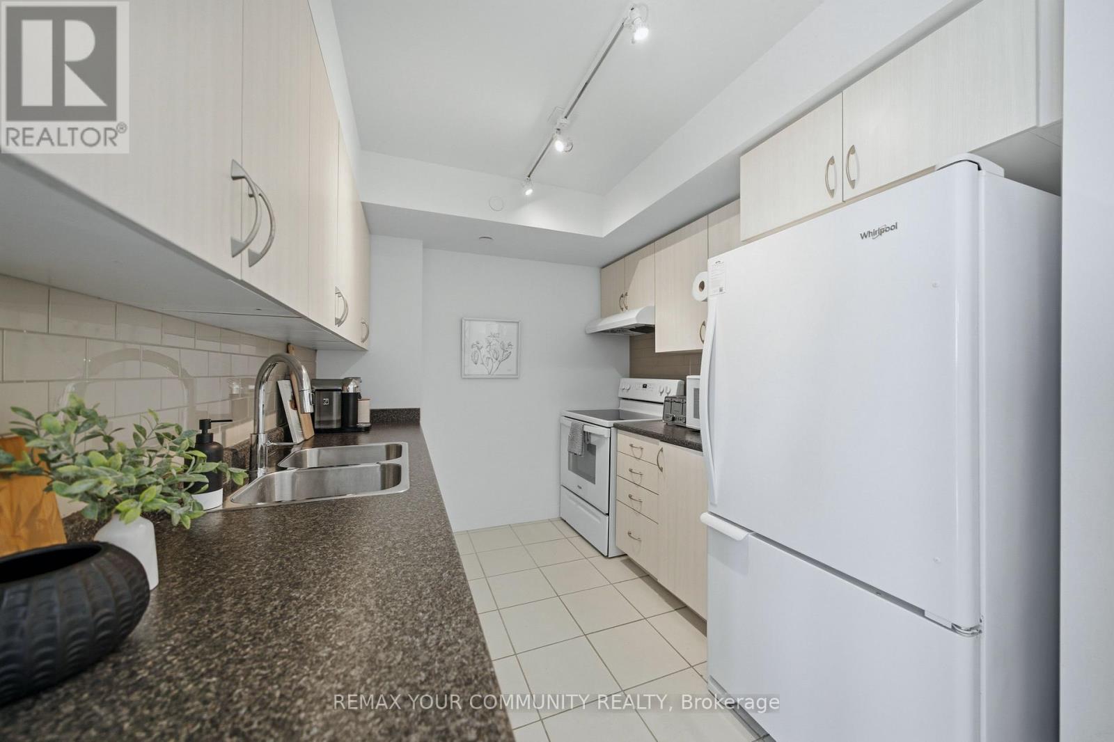 407 - 8 Trent Avenue, Toronto, Ontario  M4C 0A6 - Photo 19 - E12991842