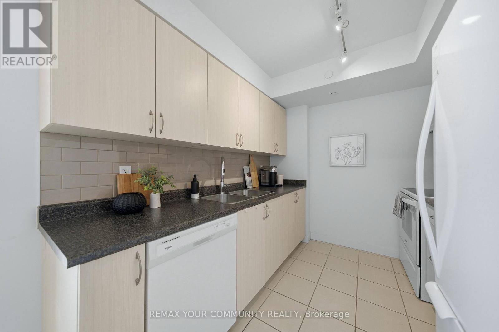 407 - 8 Trent Avenue, Toronto, Ontario  M4C 0A6 - Photo 20 - E12991842