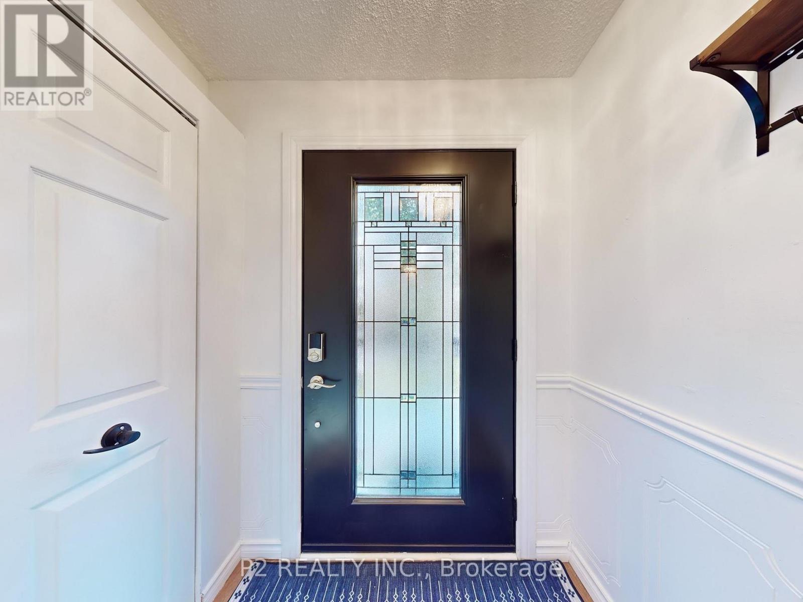 411 Rosedale Drive, Whitby, Ontario  L1N 1Z5 - Photo 4 - E12991872