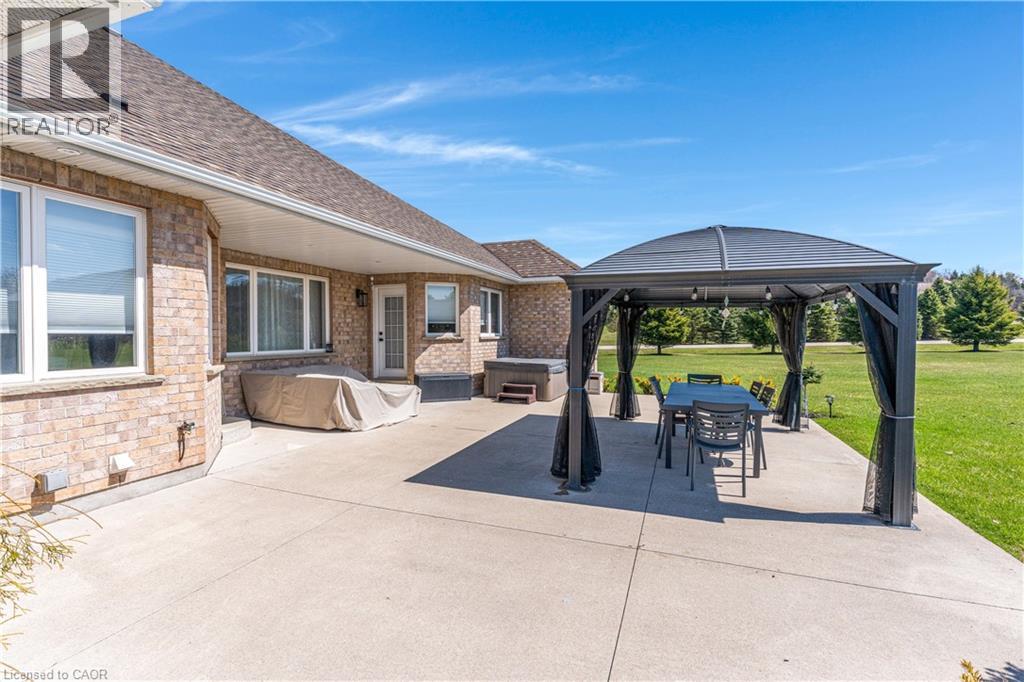 2 Cloverlea Crescent, St. George, Ontario  N0E 1N0 - Photo 47 - 40803868