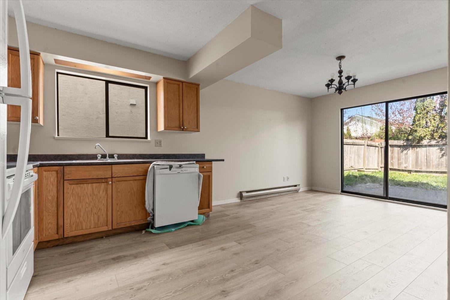 8547 Mccutcheon Avenue, Chilliwack Proper South, Chilliwack, British Columbia  V2P 7L3 - Photo 12 - R3110328